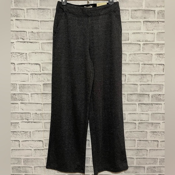 NWT! Women’s Max Studio flat front b/w subtle chevron pull on wide leg pants Sm - Picture 1 of 5